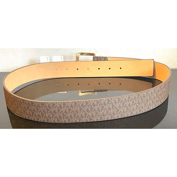 New MICHAEL KORS MK Logo Signature Square Gold Buckle Chocolate Belt Size M - Picture 3 of 6